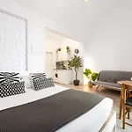 H2M Hiniestrosa Studio French Balcony Aacc Wifi