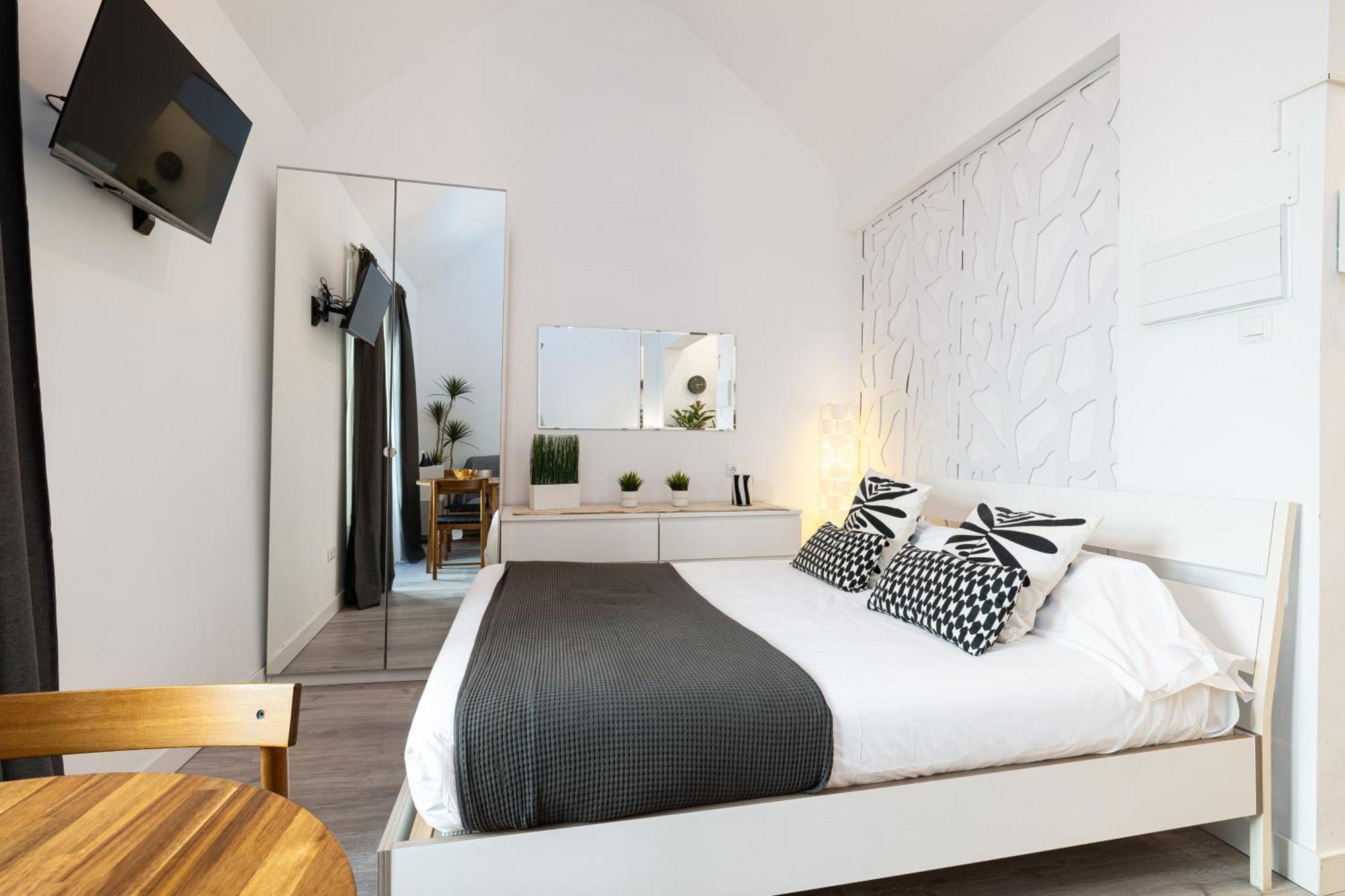 H2m Hiniestrosa French Balcony Aacc Wifi Appartement